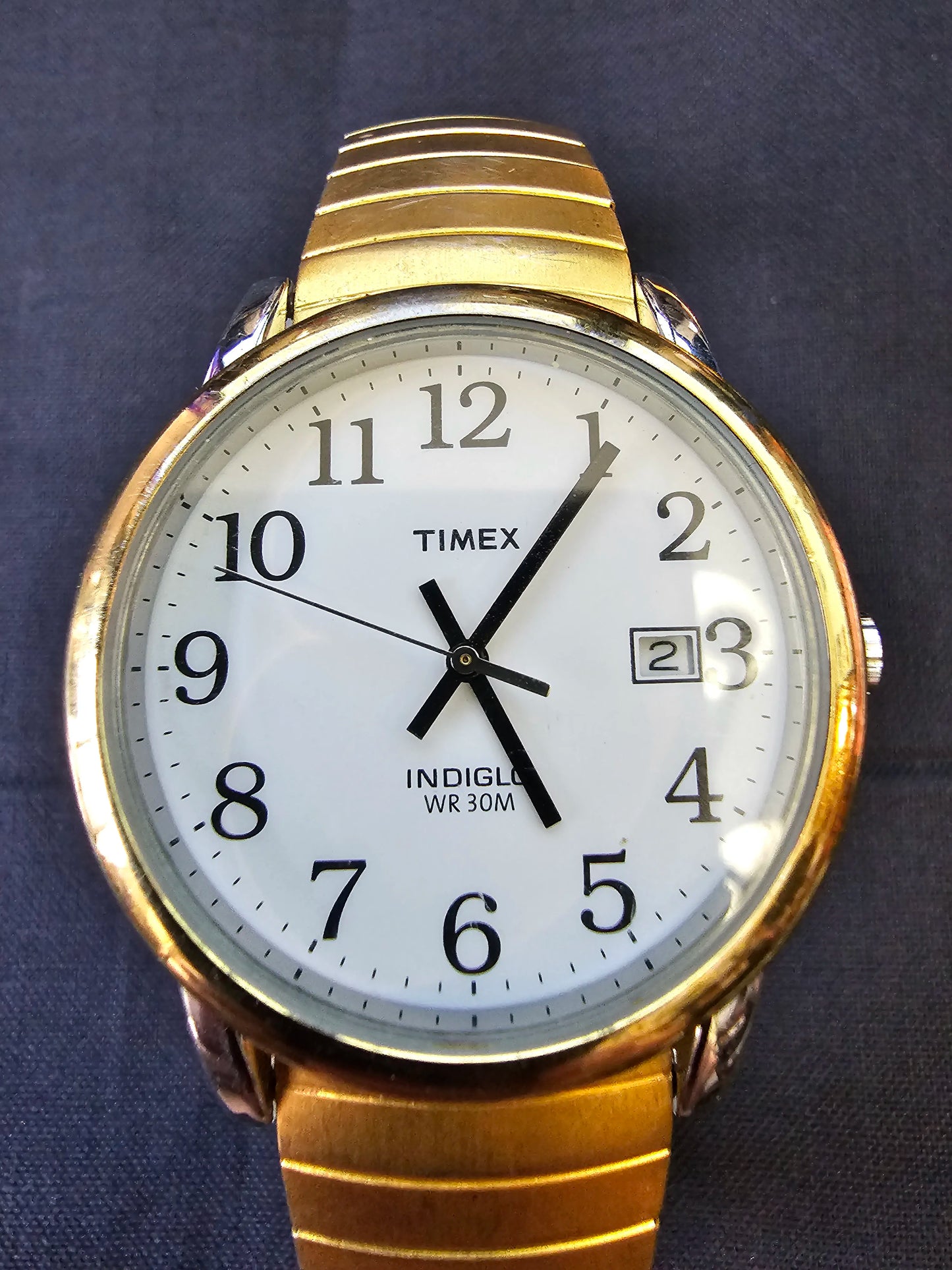 Timex Indiglo WR 30M Gold Band